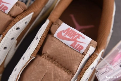 Hyperoad x Scott Jordan OG Air Low 1 Travis 0927